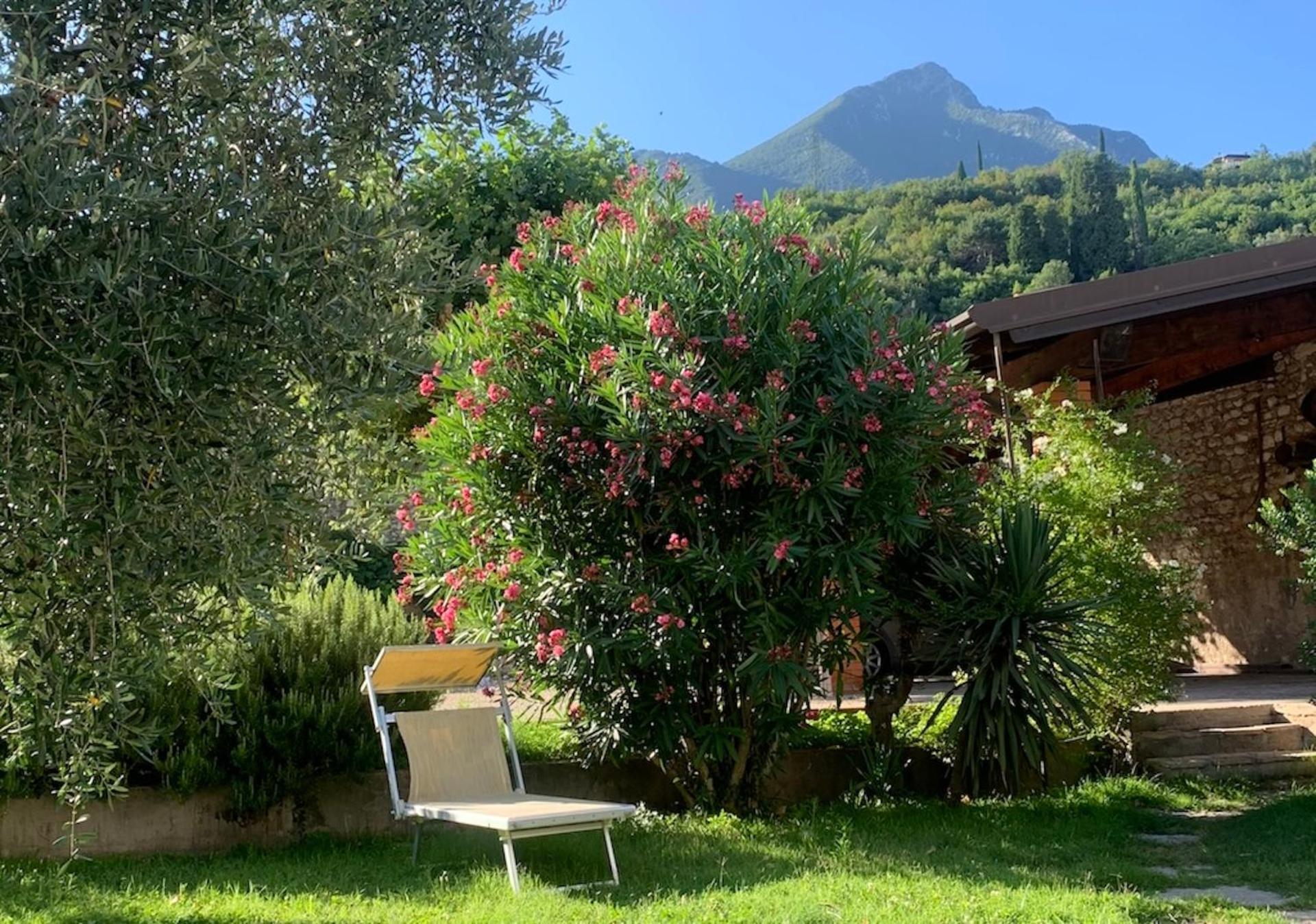 Il Nido Dei Gufi Bed And Breakfast Тосколано-Мадерно Екстер'єр фото