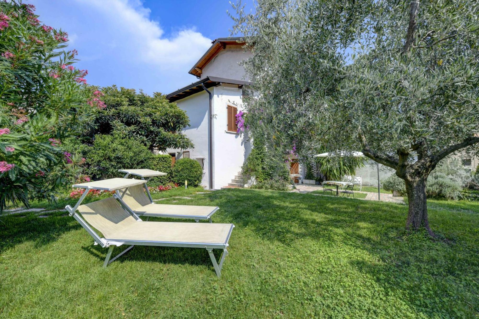 Il Nido Dei Gufi Bed And Breakfast Тосколано-Мадерно Екстер'єр фото